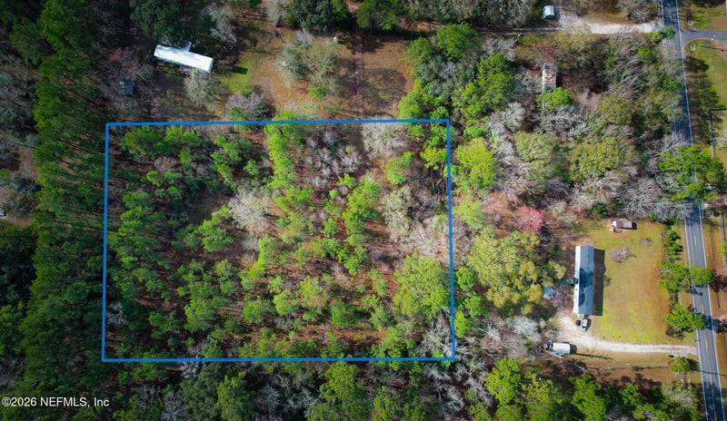 27 Ratliff Rd, Callahan, FL 32011