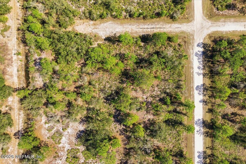 602 Azalea Dr, Indian Lake Estates, FL 33855