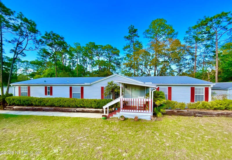 129 Crystal Lake Dr, Melrose, FL 32666