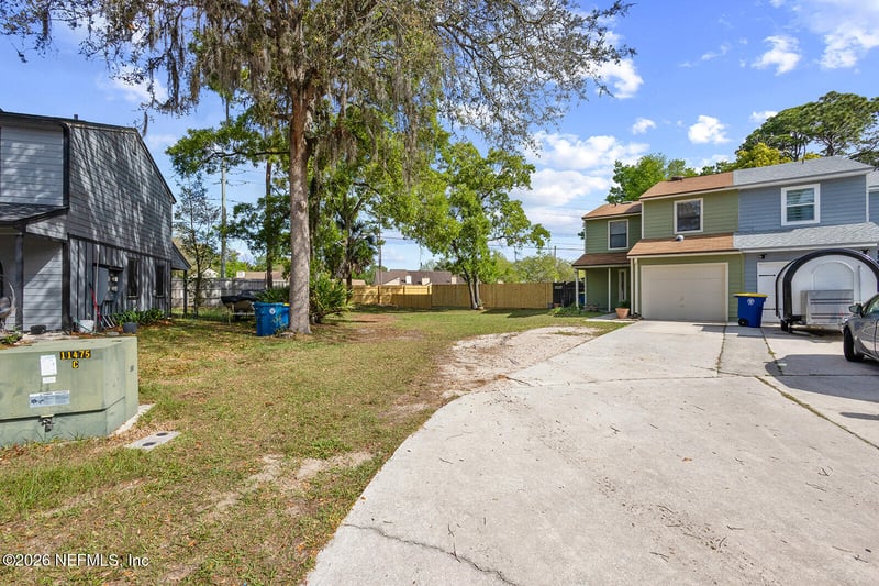 11477 Ft Caroline Lakes Dr, Jacksonville, FL 32225