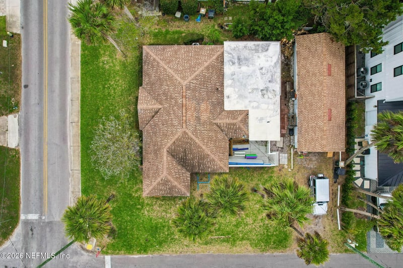 1096 East Coast Dr, Atlantic Beach, FL 32233