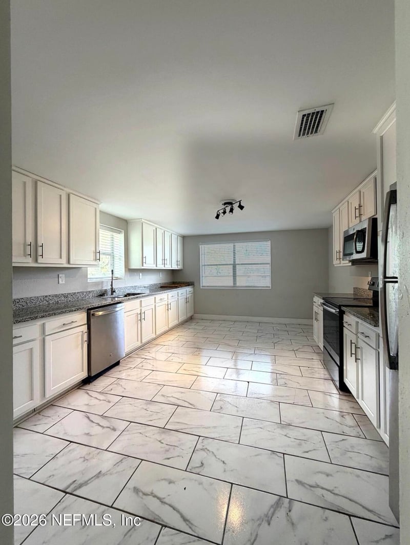 7421 Greenway Dr, Jacksonville, FL 32244