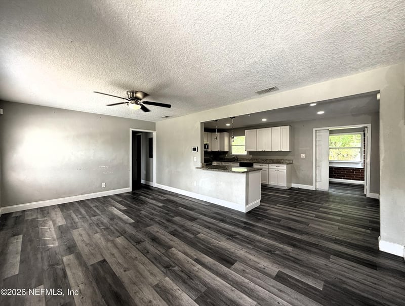 6557 Lou Dr, Jacksonville, FL 32216