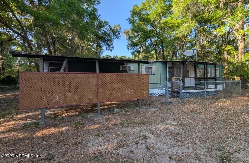 108 Brook St, Pomona Park, FL 32181