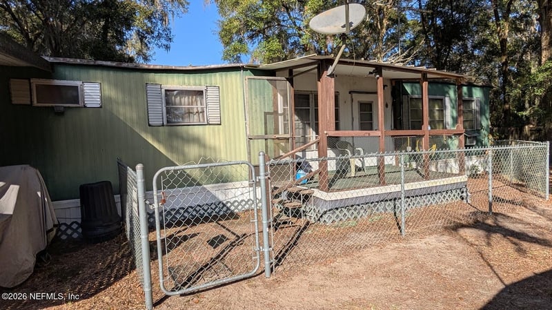 108 Brook St, Pomona Park, FL 32181