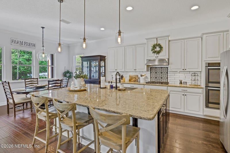 550 Brambly Vine Dr, St Johns, FL 32259