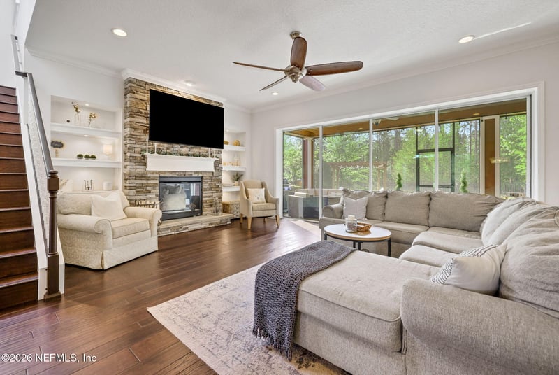 550 Brambly Vine Dr, St Johns, FL 32259