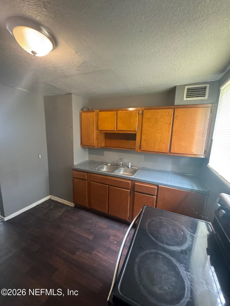 1658 10 St, Jacksonville, FL 32209