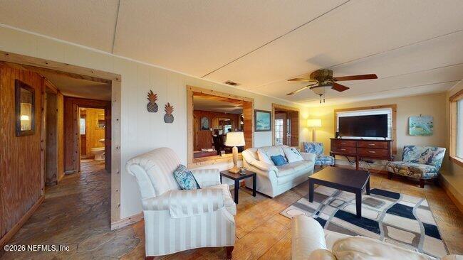 117 Peggy Ln, Crescent City, FL 32112