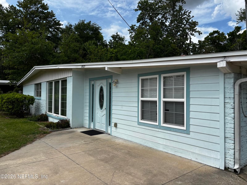 6929 Rollo Rd, Jacksonville, FL 32205