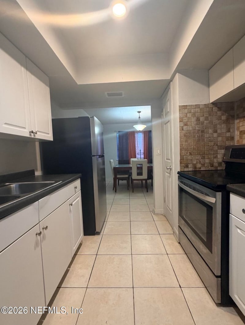 710 Oaks Plantation Dr #R1-2, Jacksonville, FL 32211