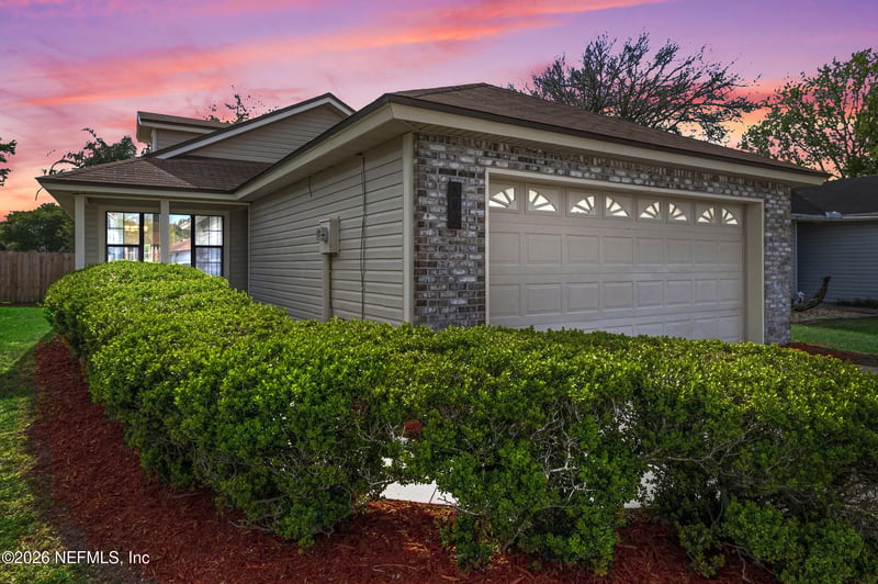 397 Filmore Dr, Jacksonville, FL 32225
