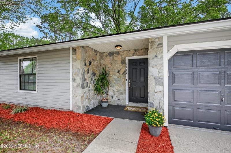 7149 Loves Dr, Jacksonville, FL 32222