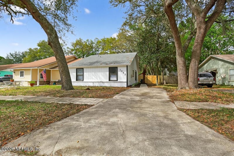 1067 Willow Cove Ct, Jacksonville, FL 32233
