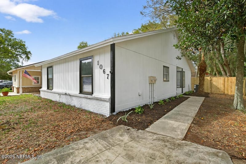 1067 Willow Cove Ct, Jacksonville, FL 32233