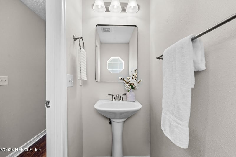 7398 Palm Hills Dr, Jacksonville, FL 32244