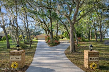 15489 Cape Dr, Jacksonville, FL 32226