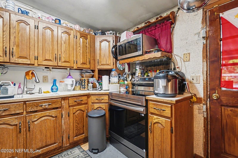 10304 Mayan Dr, Jacksonville, FL 32218