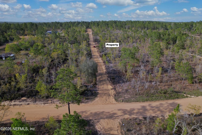 206 Marion Trl, Interlachen, FL 32148