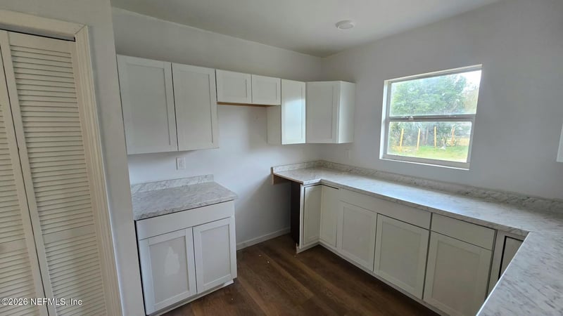 3736 Pine View Cir, Jacksonville, FL 32207