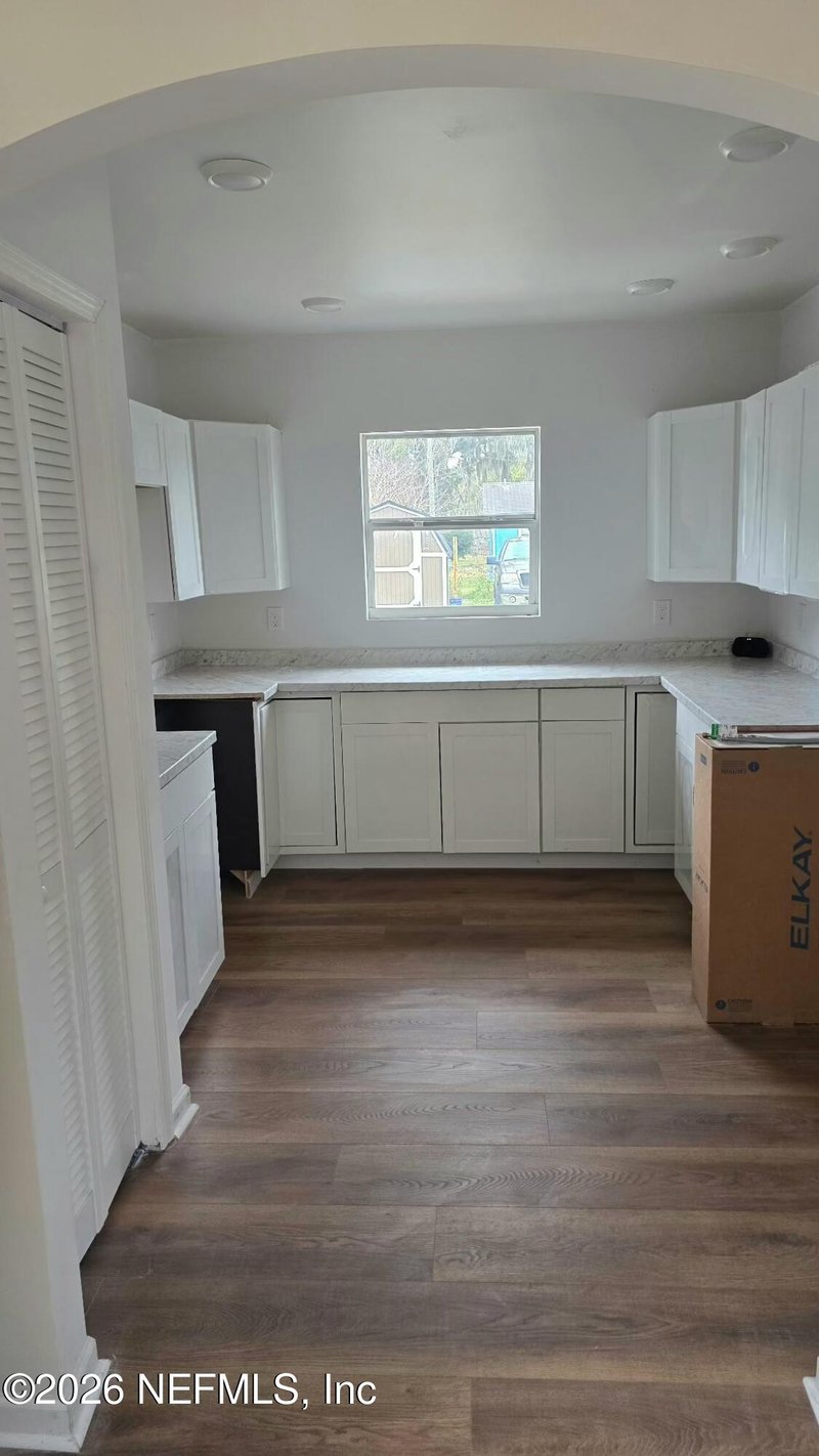 3736 Pine View Cir, Jacksonville, FL 32207