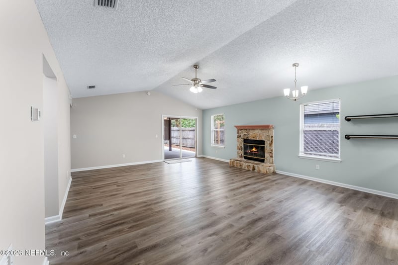 2727 Mc Cormick Woods Dr, Jacksonville, FL 32225