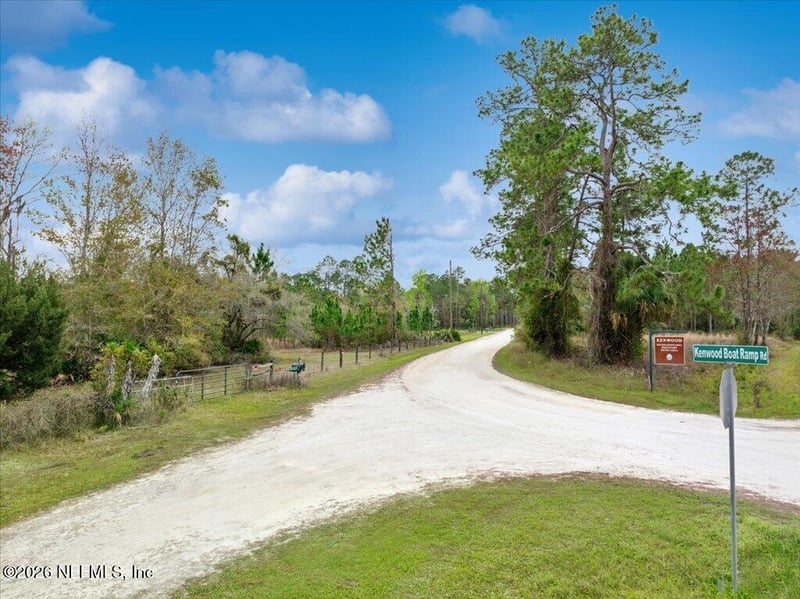 100 Kenwood Boat Ramp Rd, Interlachen, FL 32148