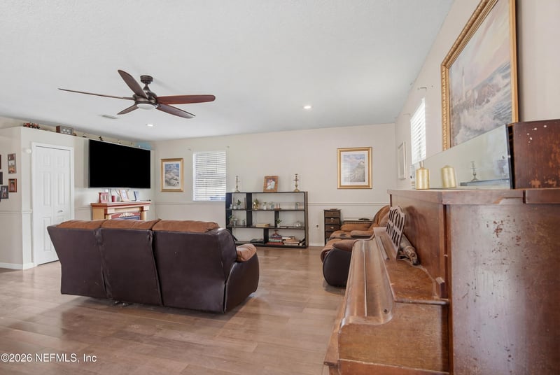 4111 Cedar Point Rd, Jacksonville, FL 32226