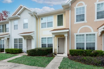 3532 Twisted Tree Ln, Jacksonville, FL 32216