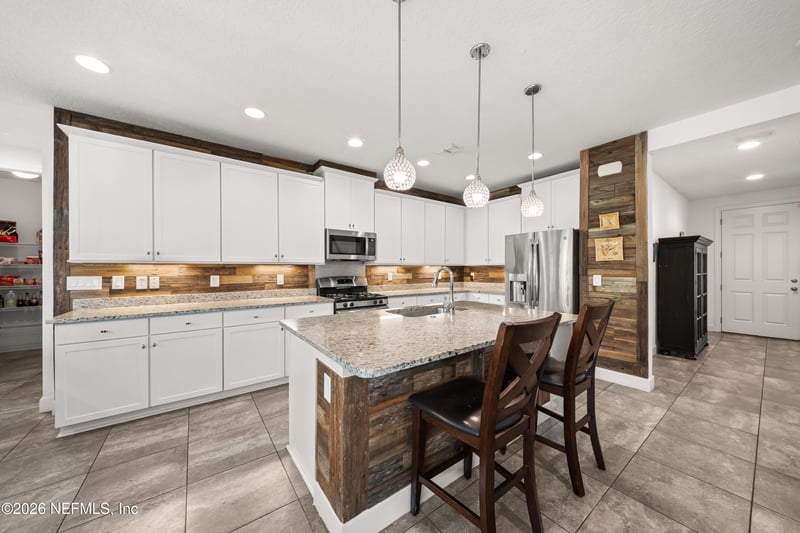 341 Aspen Leaf Dr, Jacksonville, FL 32081