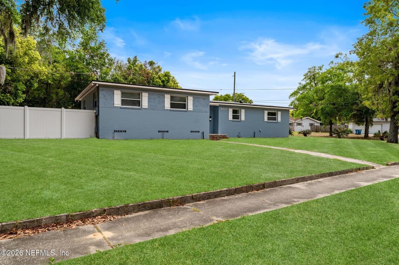 4013 Rogero Rd, Jacksonville, FL 32277