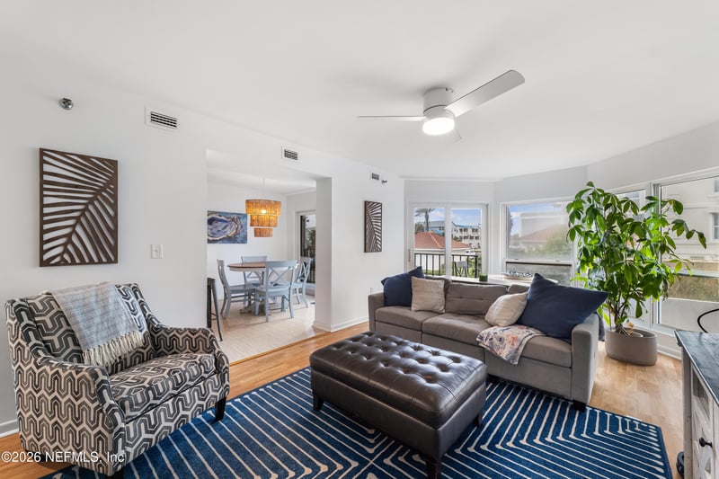 1551 1st St #101, Jacksonville Beach, FL 32250