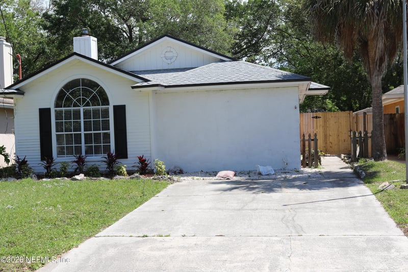 569 Camelia St, Atlantic Beach, FL 32233