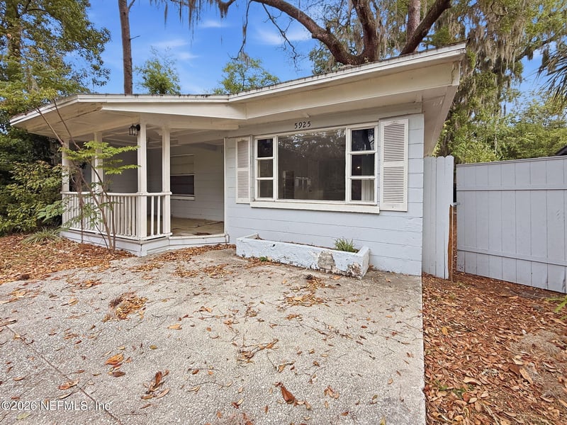 5925 Oaklane Dr, Jacksonville, FL 32244