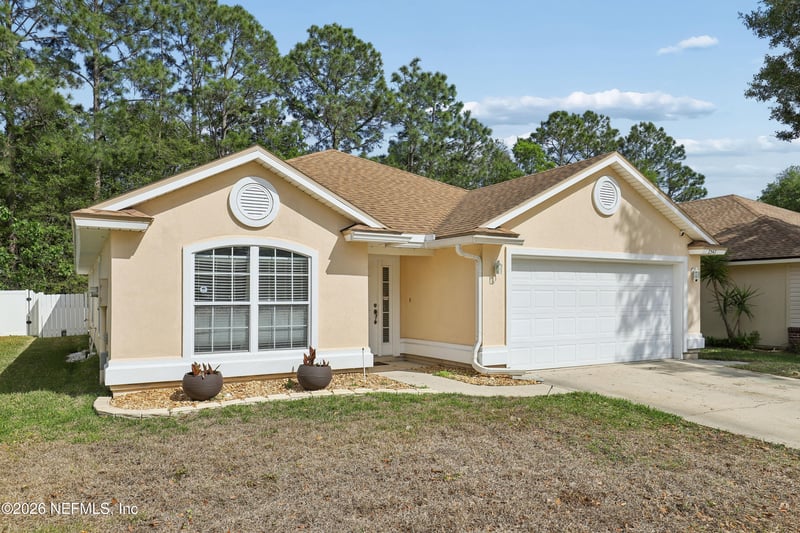 2547 Carson Oaks Dr, Jacksonville, FL 32221