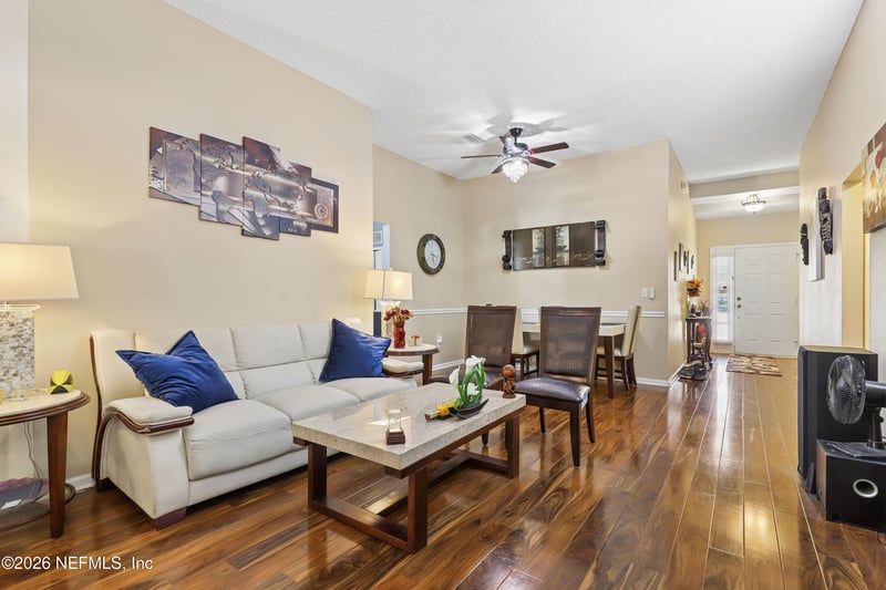 2547 Carson Oaks Dr, Jacksonville, FL 32221