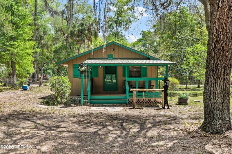 309 Keuka Lake Trl, Interlachen, FL 32148