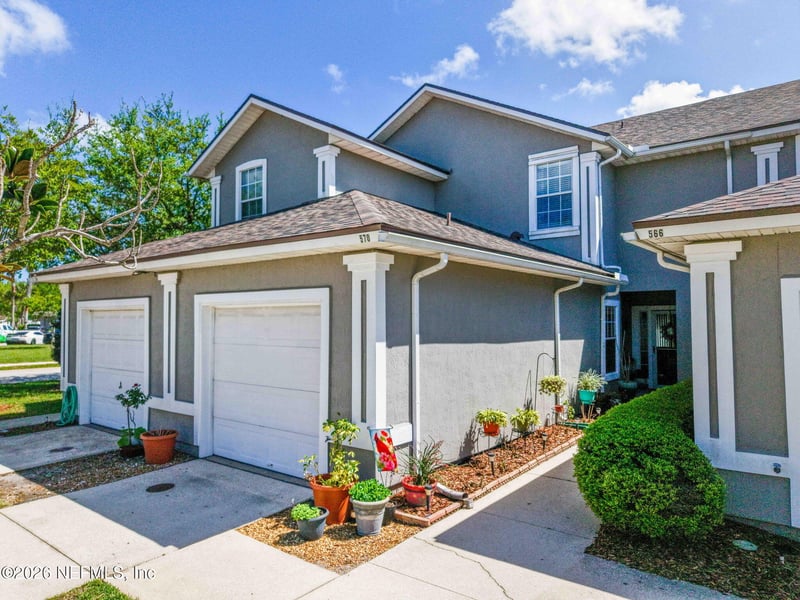 570 Scrub Jay Dr, St Johns, FL 32092