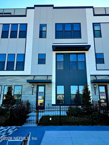 1912 Prudential Dr, Jacksonville, FL 32207