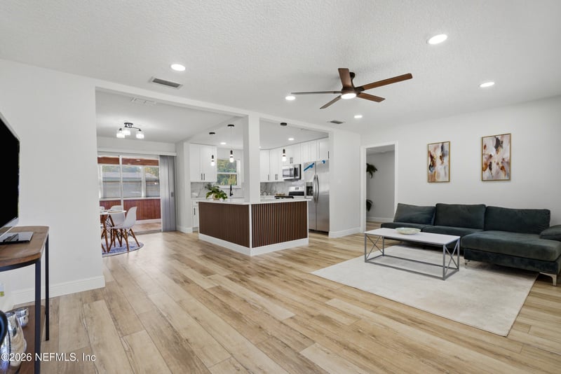 5528 Oliver St, Jacksonville, FL 32211