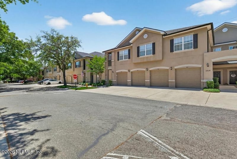 12301 Kernan Forest Blvd #302, Jacksonville, FL 32225