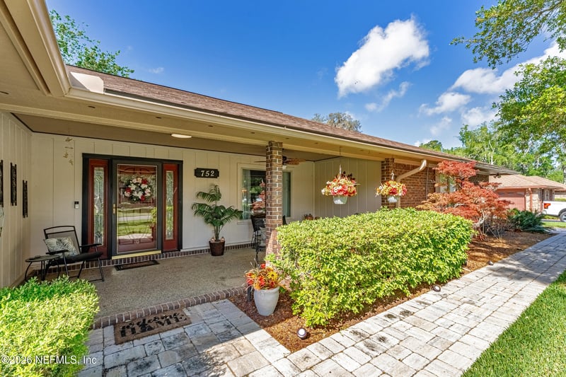 752 Cameron Dr, Orange Park, FL 32073