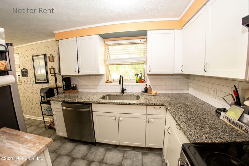 7584 Raborn Ln, Jacksonville, FL 32210