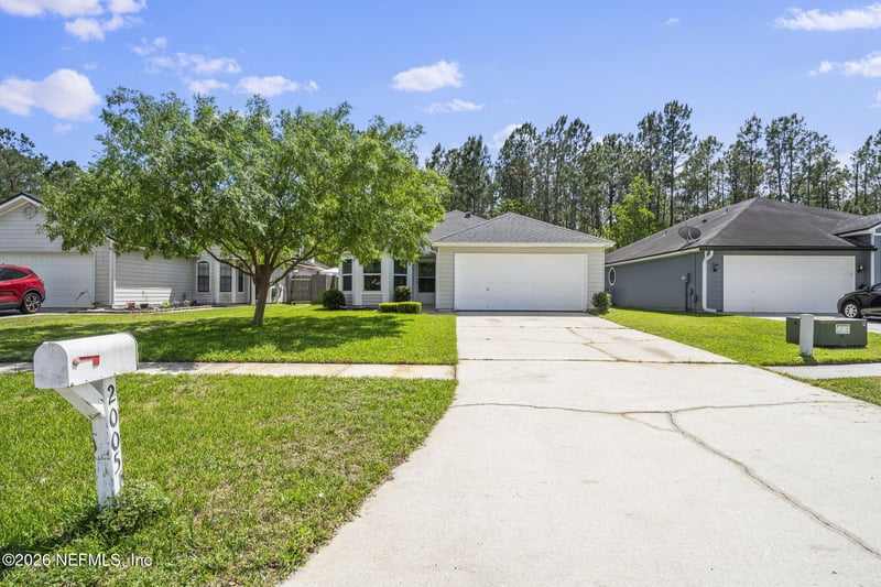 2005 Hunters Trace Cir, Middleburg, FL 32068