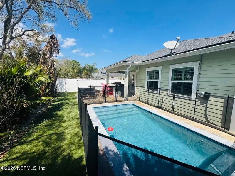 4000 Seaside Dr, Jacksonville Beach, FL 32250