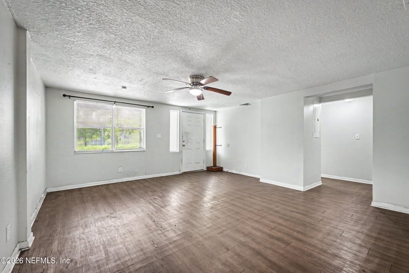 8897 Bronson Ln, Jacksonville, FL 32219