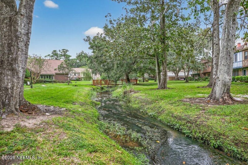 8207 Kensington Sq, Jacksonville, FL 32217