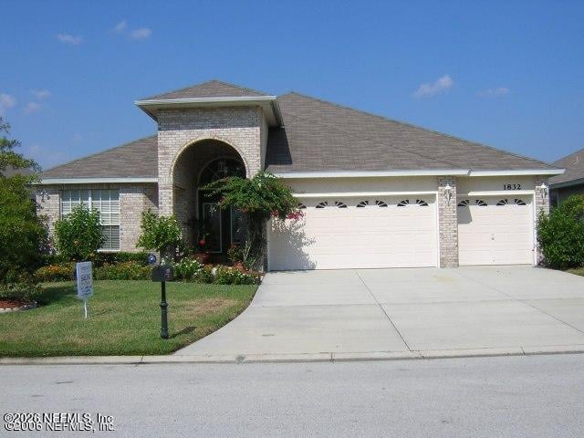 1832 Chatham Village Dr, Fleming Island, FL 32003