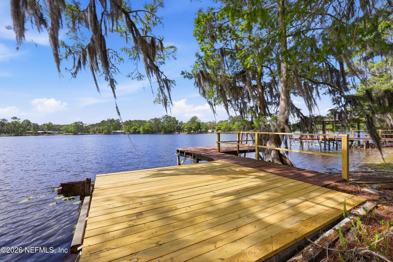 125 Twin Lake Grove Dr, Interlachen, FL 32148