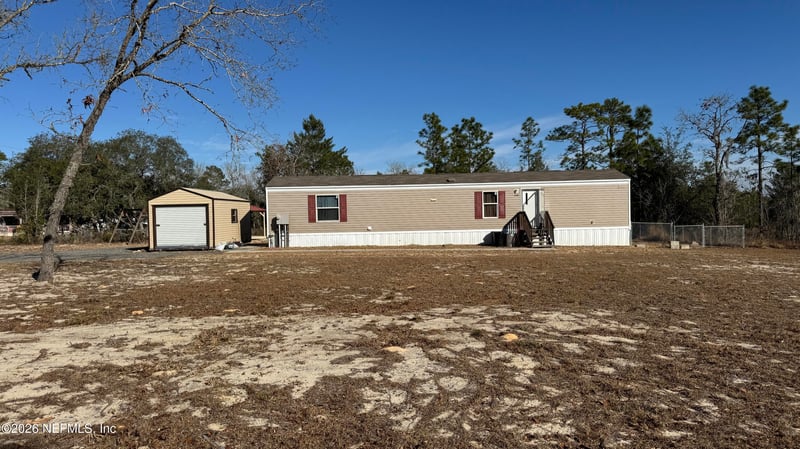 410 Lily Trl, Interlachen, FL 32148